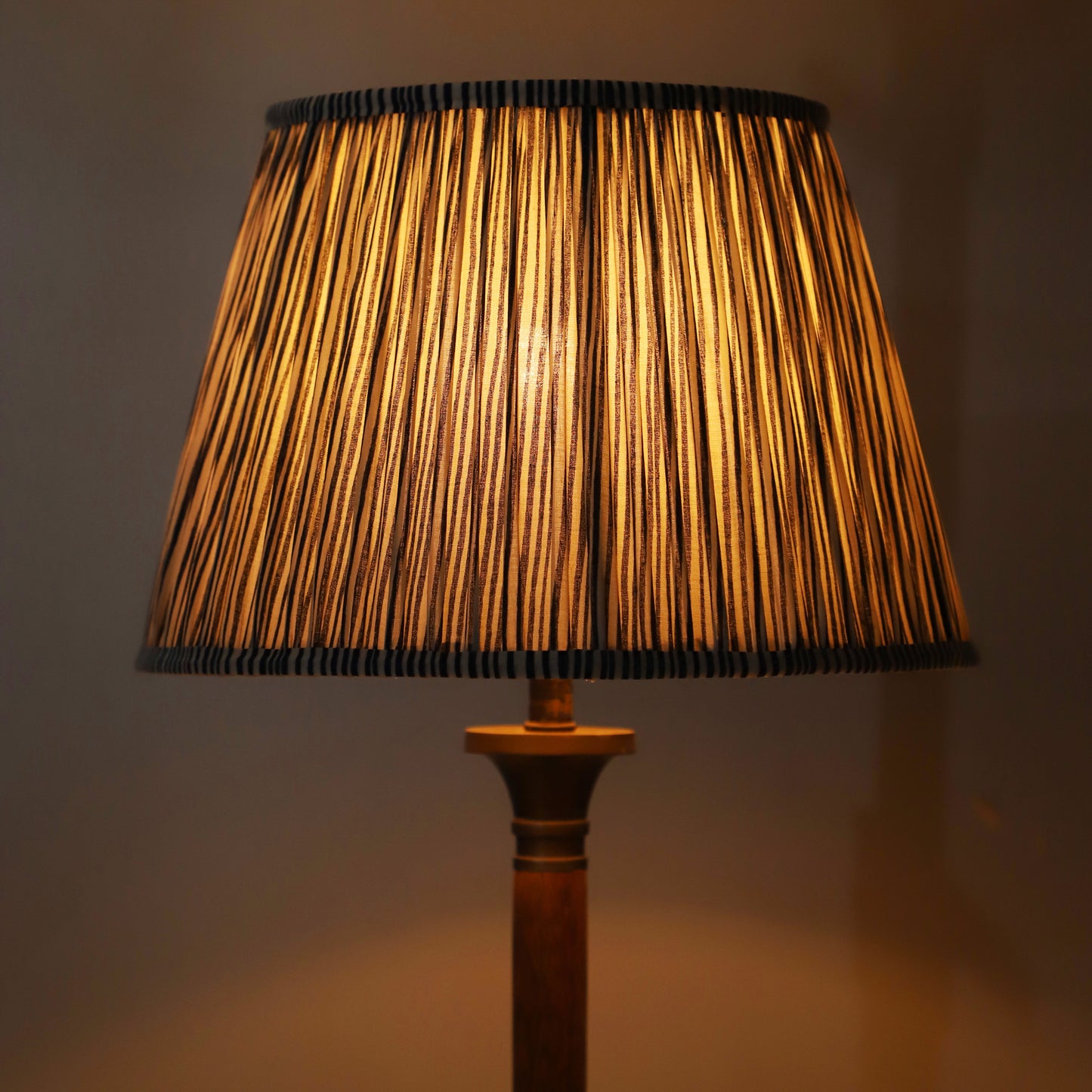 30cm straight empire premium softback lampshade in cotton by Lampenschirm India