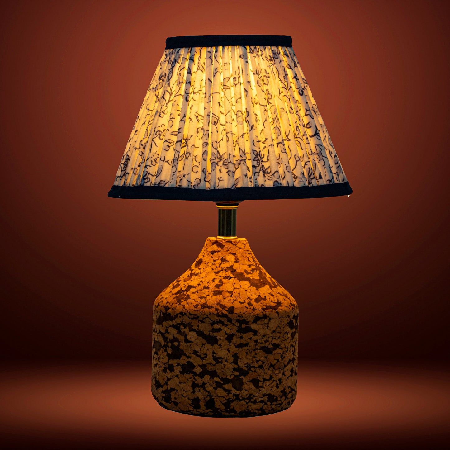 Arc Table Lamp in Handcrafted Natural Cork with Lampshade