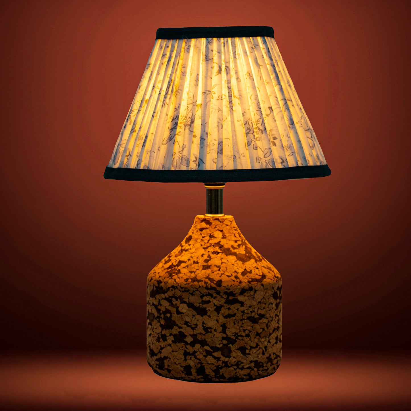 Arc Table Lamp in Handcrafted Natural Cork with Lampshade