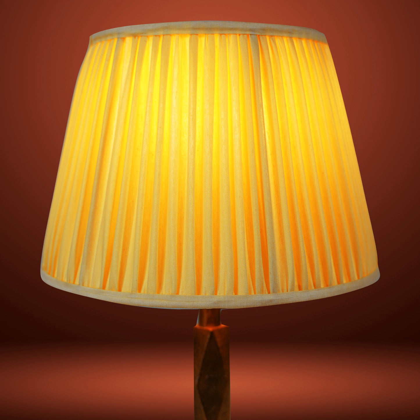 30cm straight empire premium softback lampshade in cream silk by Lampenschirm India