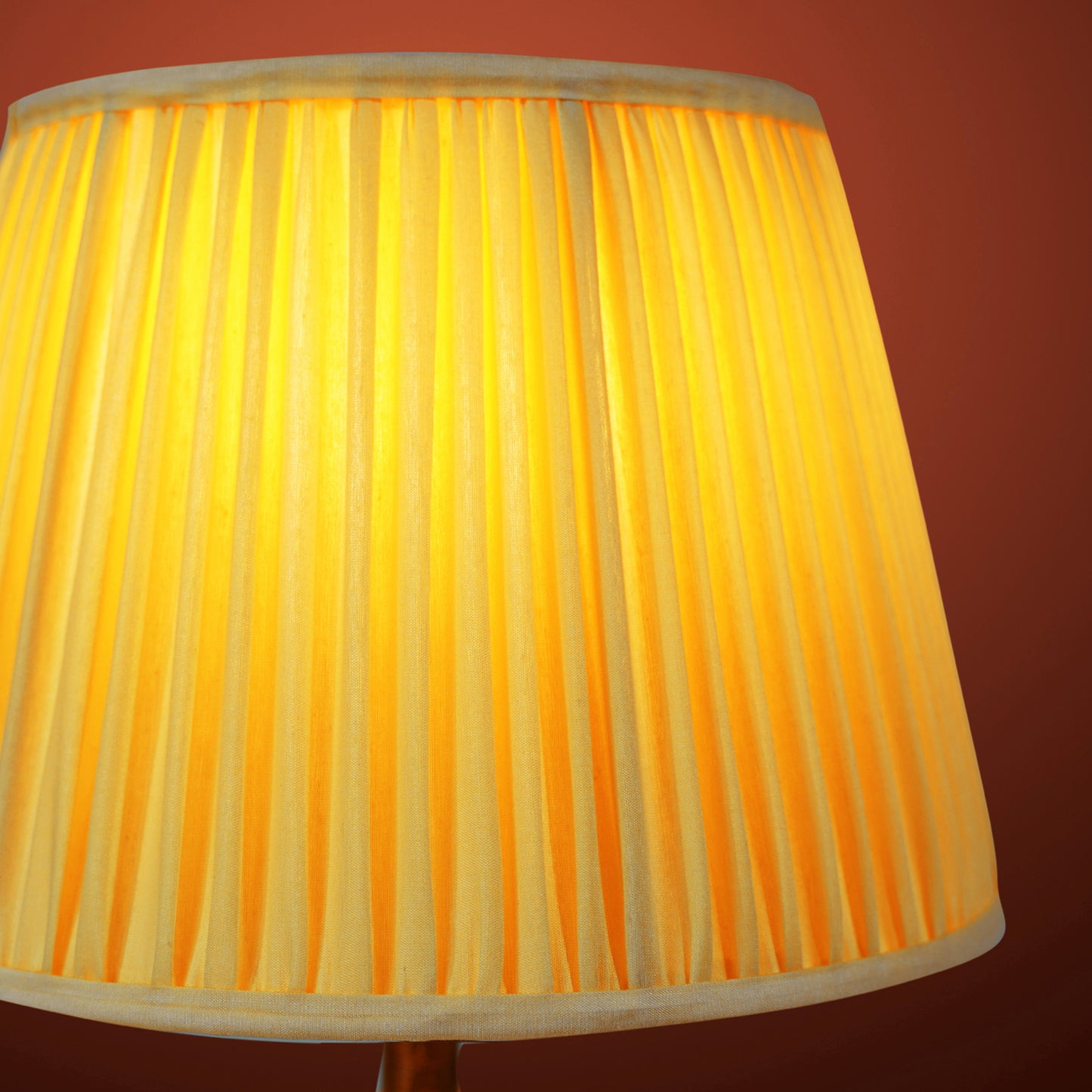 30cm straight empire premium softback lampshade in cream silk by Lampenschirm India