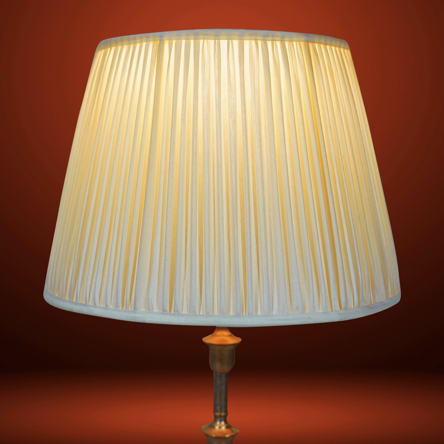 40cm straight empire premium softback lampshade in white silk by Lampenschirm India