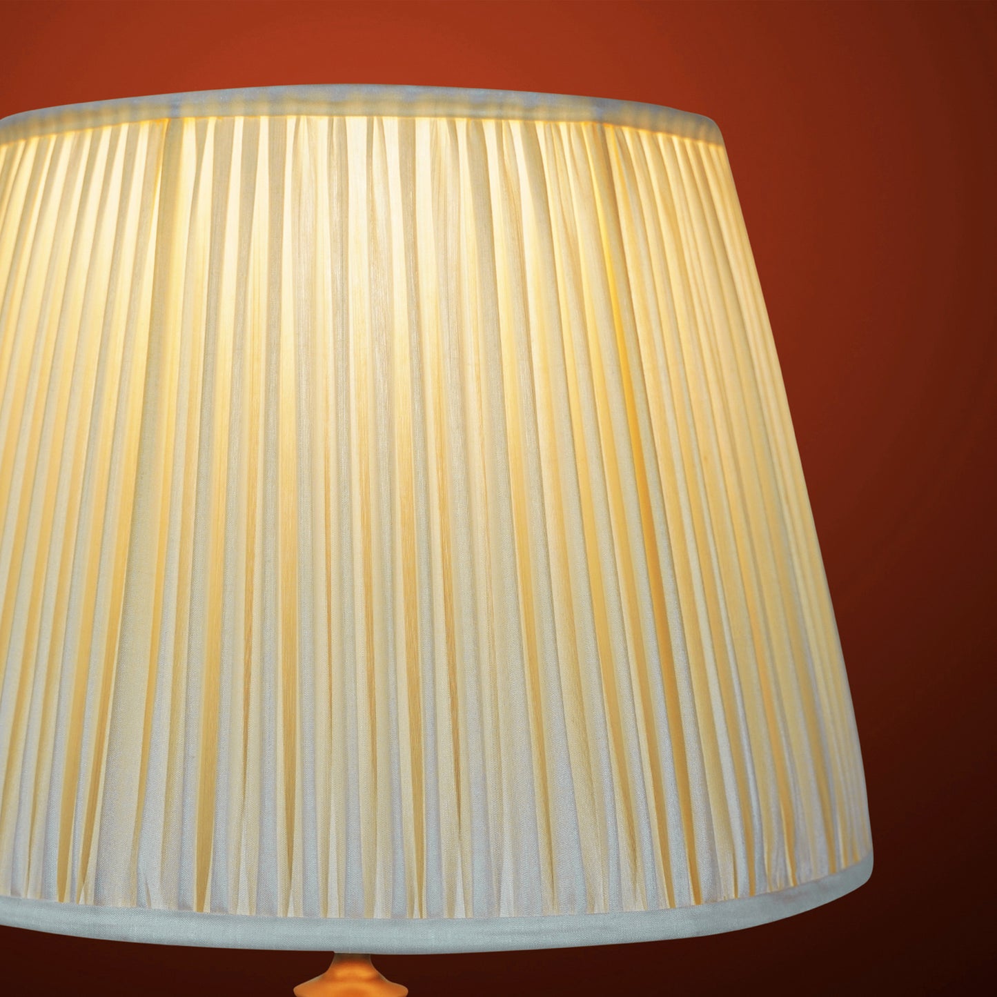 40cm straight empire premium softback lampshade in white silk by Lampenschirm India