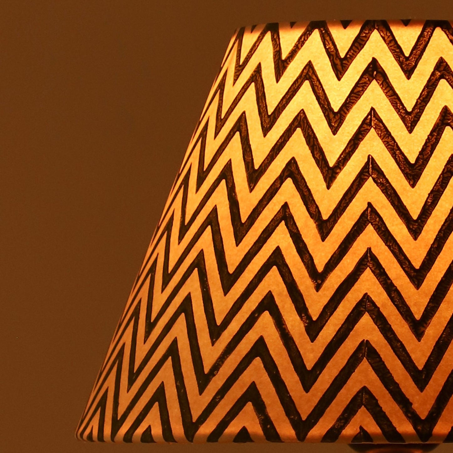 20cm empire premium hardback lamp shade in printed paper by Lampenschirm India